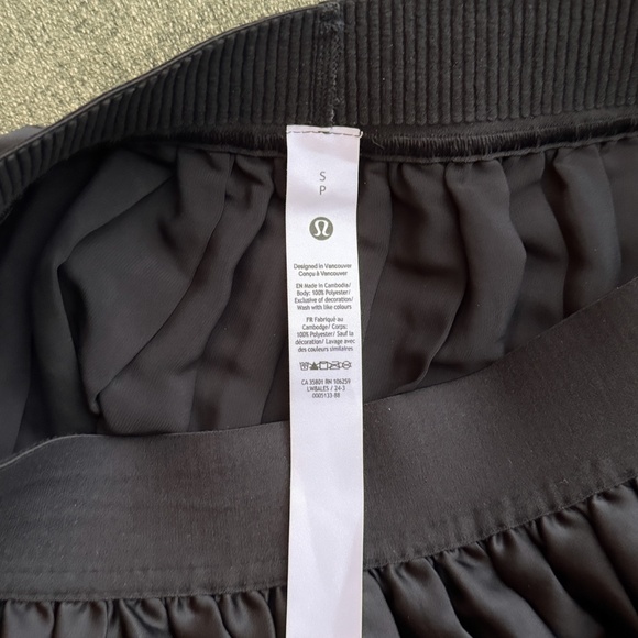 Lululemon pleated midi skirt - Picture 5 of 5